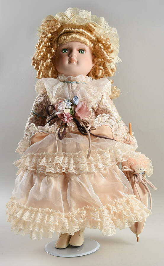 Collector's Choice Blonde Girl Tan Ivory Lace Parasol - Boxed by Dandee-1