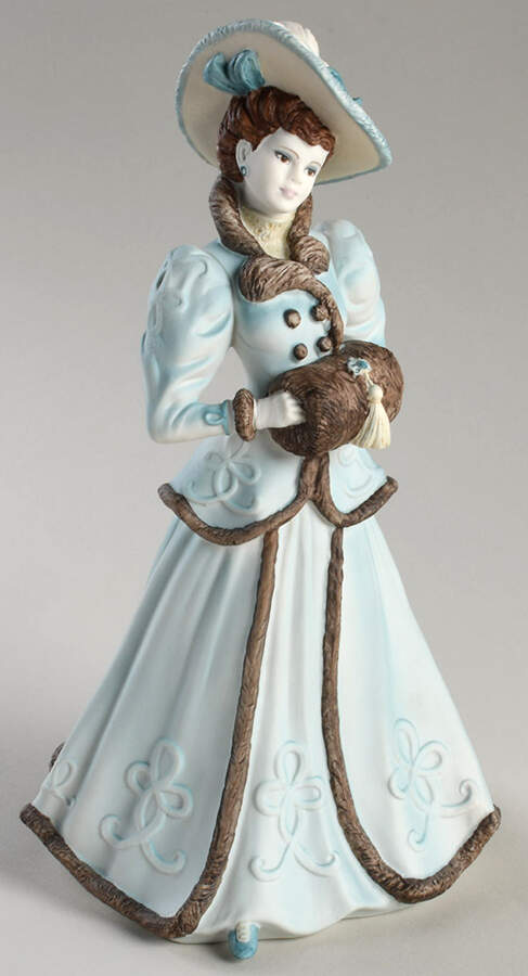 The Edwardian Seasons Collection Elizabeth - A Walk In Winter - No Box by Danbury Mint-1