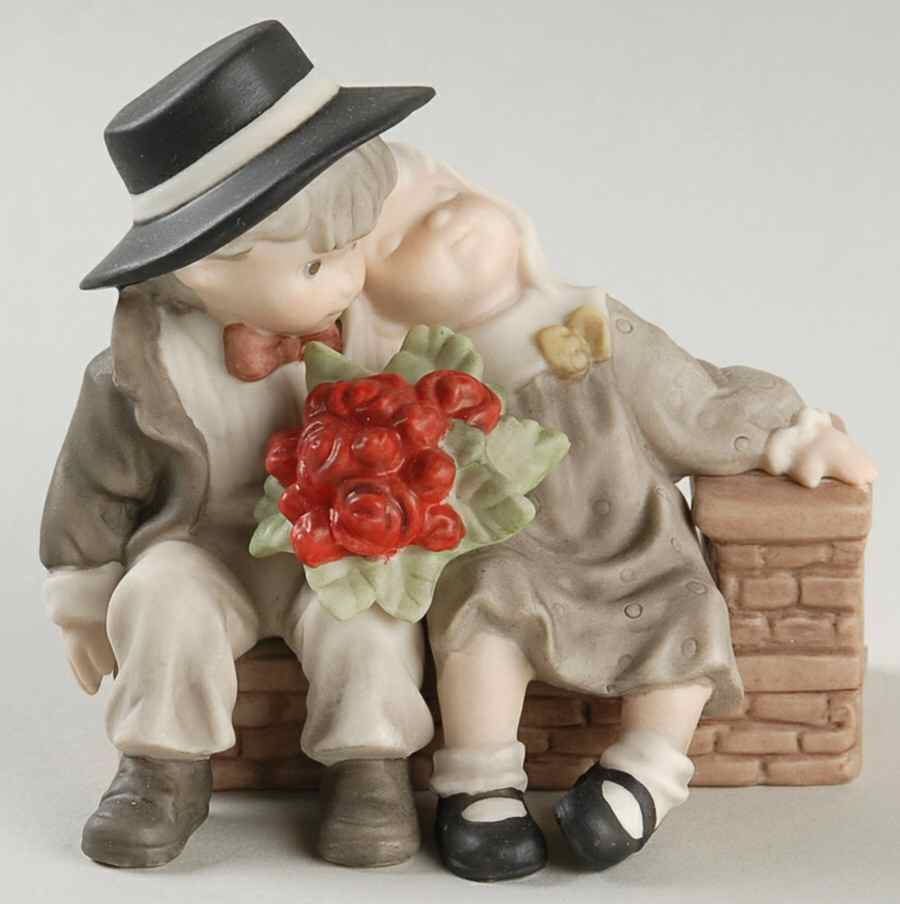 Pretty As A Picture  Love Greatest Gift Of All - No Box by Enesco-1