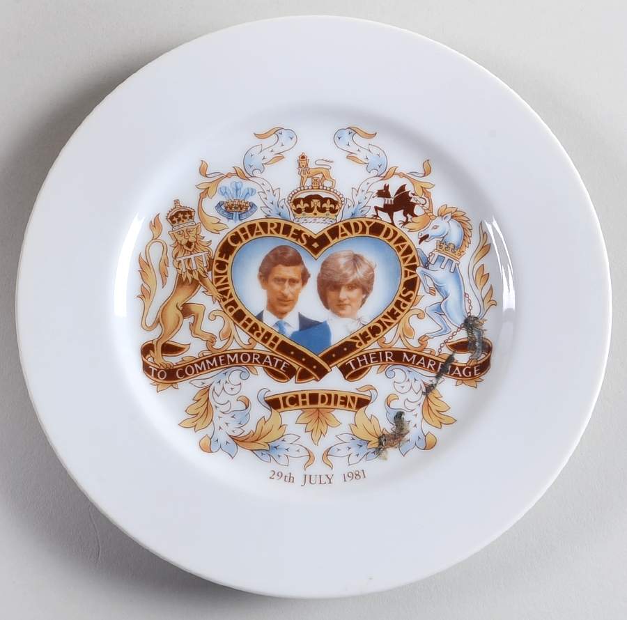 Royalty Commemoratives Charles Iii & Diana Wedding Plate - No Box by England-1