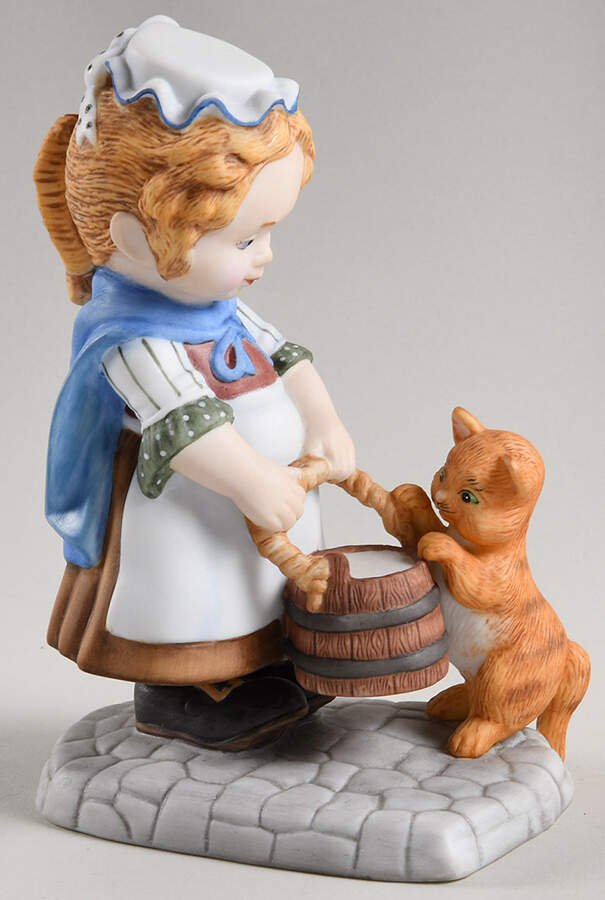Franklin Mint Figurines Amanda - No Box by Franklin Mint-1