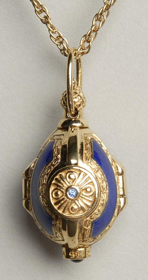 Franklin Mint Jewelry Faberge Golden Locket - Boxed by Franklin Mint-1