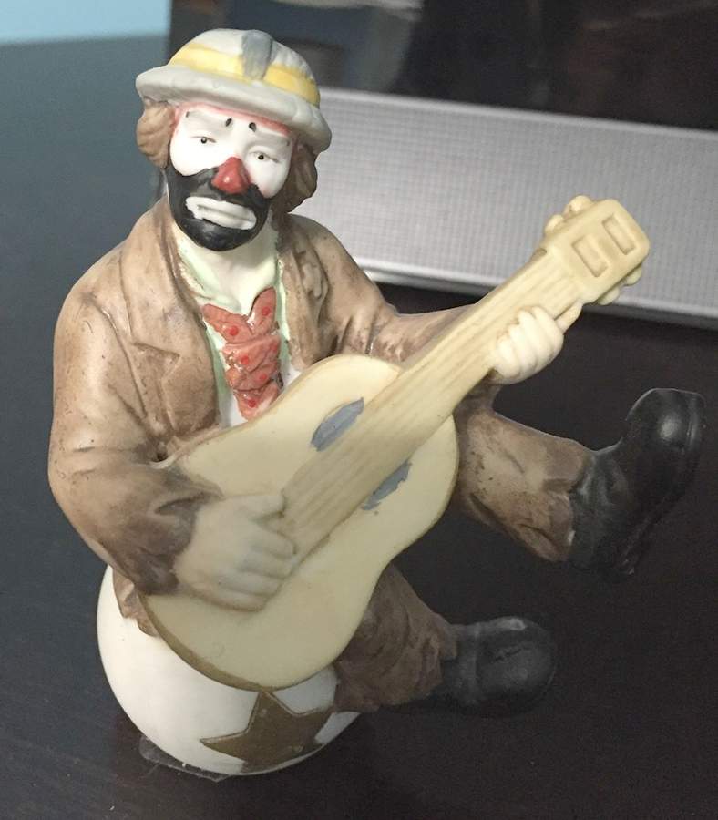 Emmett Kelly Jr Collection Mniatures Musician Sitting-With Guitar - No Box by Flambro-1