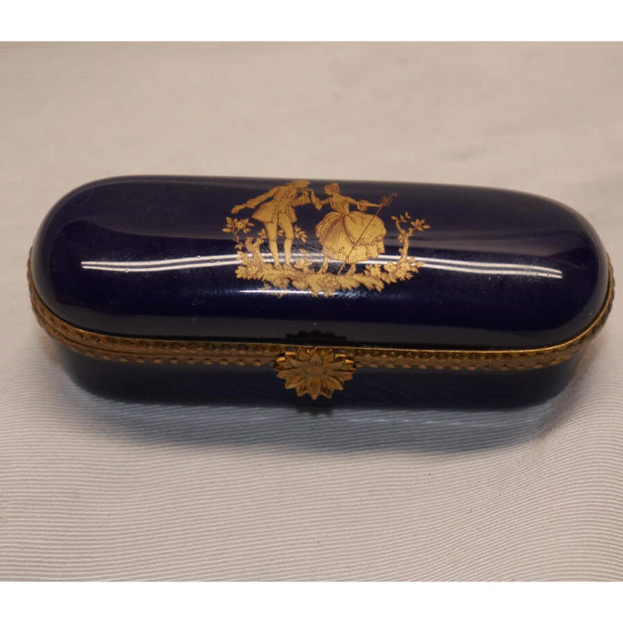 Limoges Boxes Victorian Couple-Oblong Box - No Box by Fontanille & Marraud-1