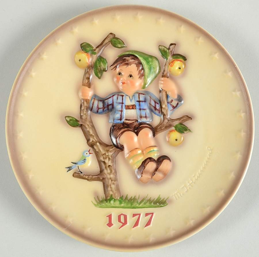 Hummel Annual Plate-Goebel Apple Tree Boy - No Box by Goebel-1