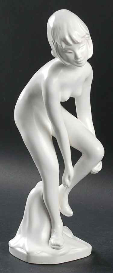 All White Figurines Female Bathing-Matte - Boxed by Goebel-1