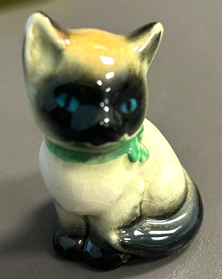 Animals-Figurines Siamese Kitten W/Green Bow - No Box by Goebel-1