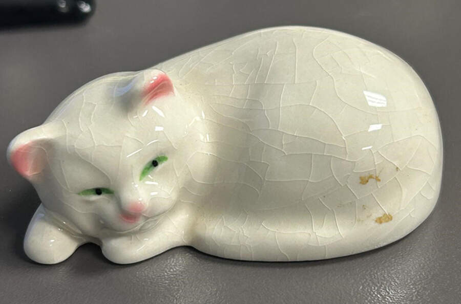 Animals-Figurines White Cat Lying Down - No Box by Goebel-1