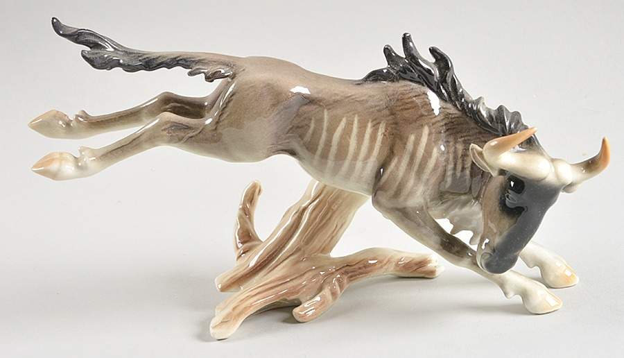 Animals of The Serengeti Brindled Gnu - No Box by Goebel-1