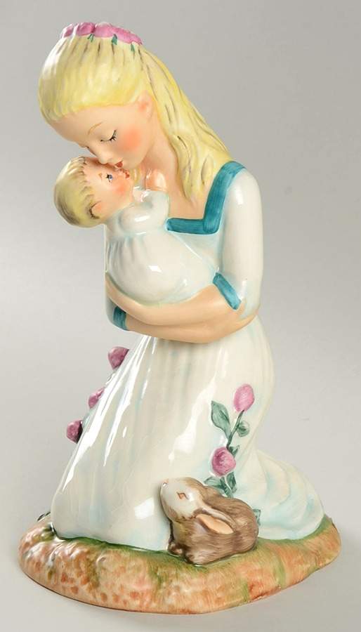 Charlot Byj Mother Embracing Child - No Box by Goebel-1