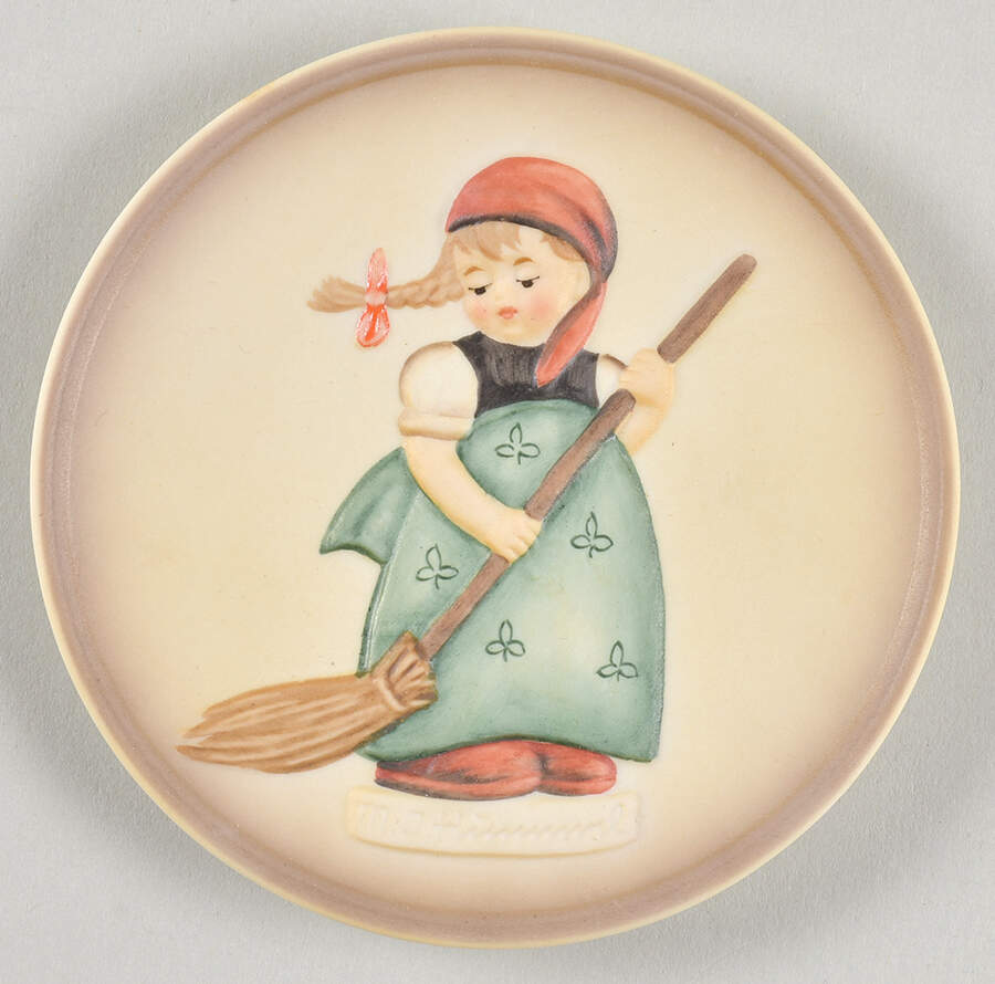 Little Homemakers Little Sweeper - With Box by Goebel-1