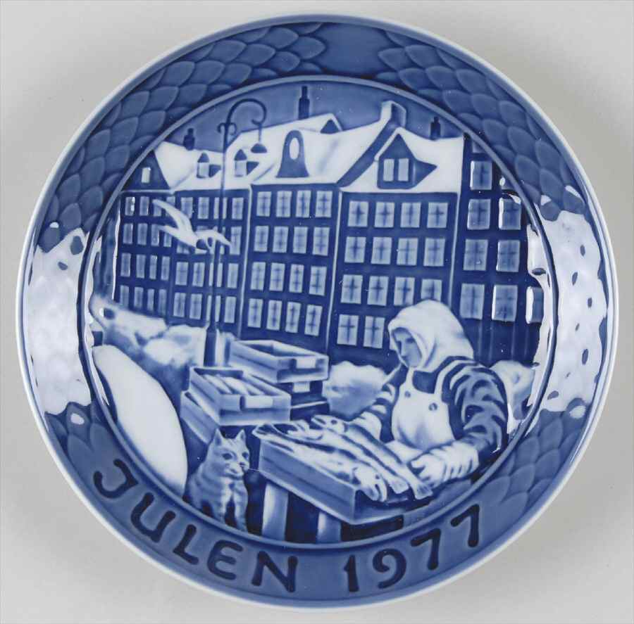 Grande Copenhagen Christmas Plate Fishwives At Gammelstrand - Boxed by Grande Copenhagen-1