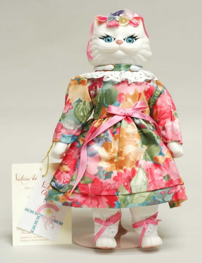 Victoria Ashlea Cats Fluffy - No Box by Goebel-1