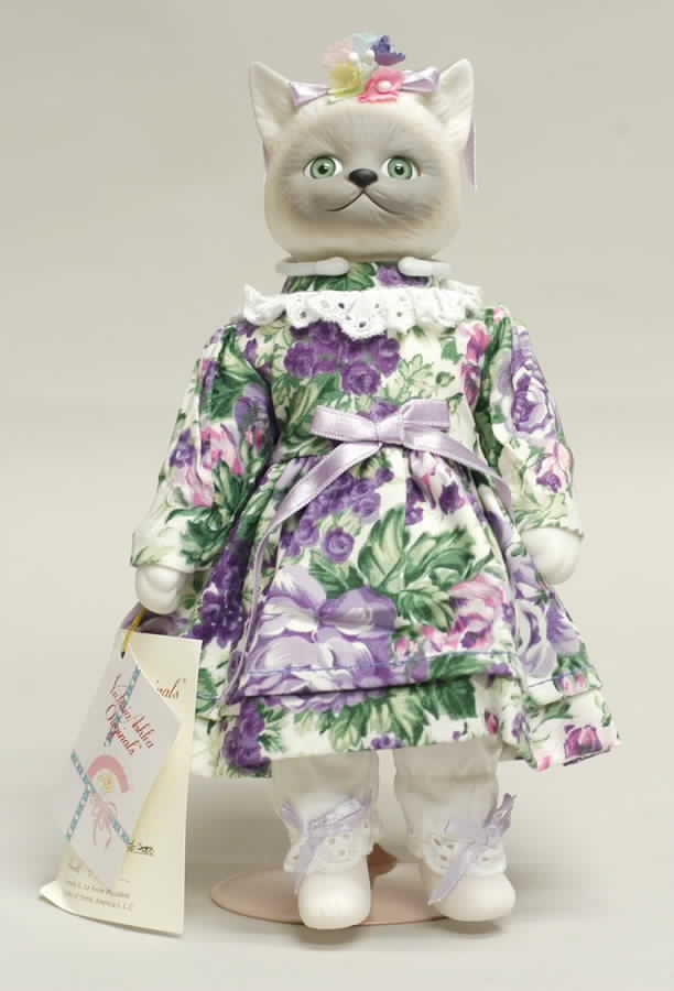 Victoria Ashlea Cats Peebles - No Box by Goebel-1
