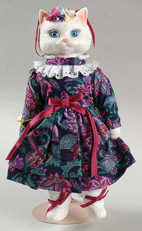 Victoria Ashlea Cats Ruffles - Boxed by Goebel-1