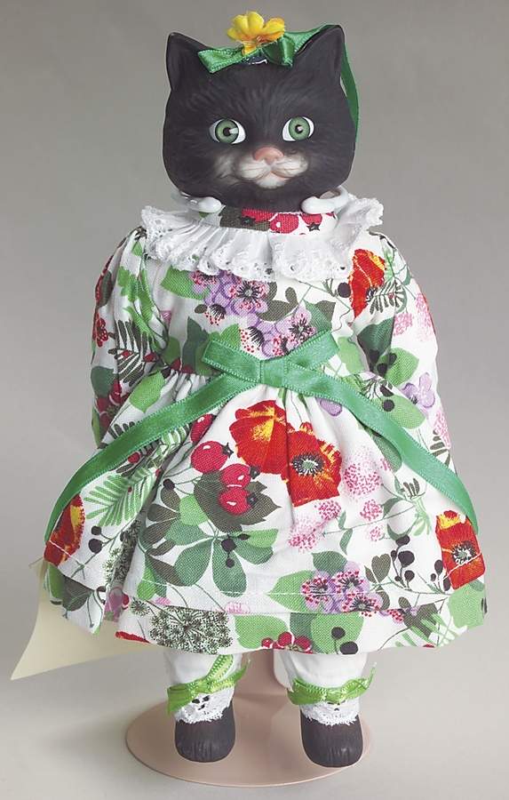 Victoria Ashlea Cats Whiskers - Boxed by Goebel-1