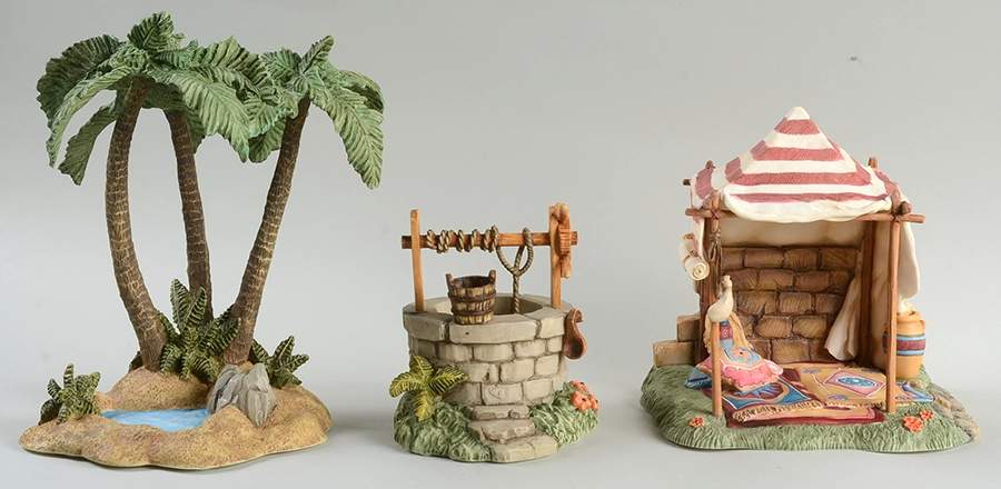 Berta Hummel Miniature Nativity 3 Pc Set-Oasis;Well;Tent - Boxed by Goebel-1