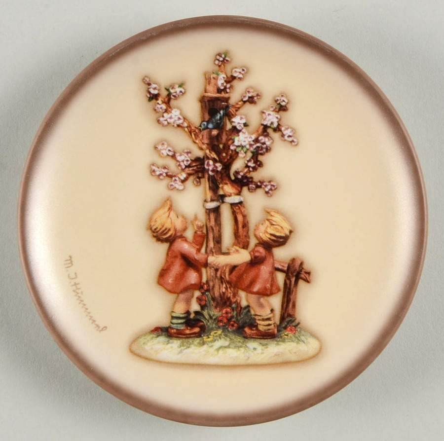 Hummel Century Collection Plates Welcome Spring - Boxed by Goebel-1