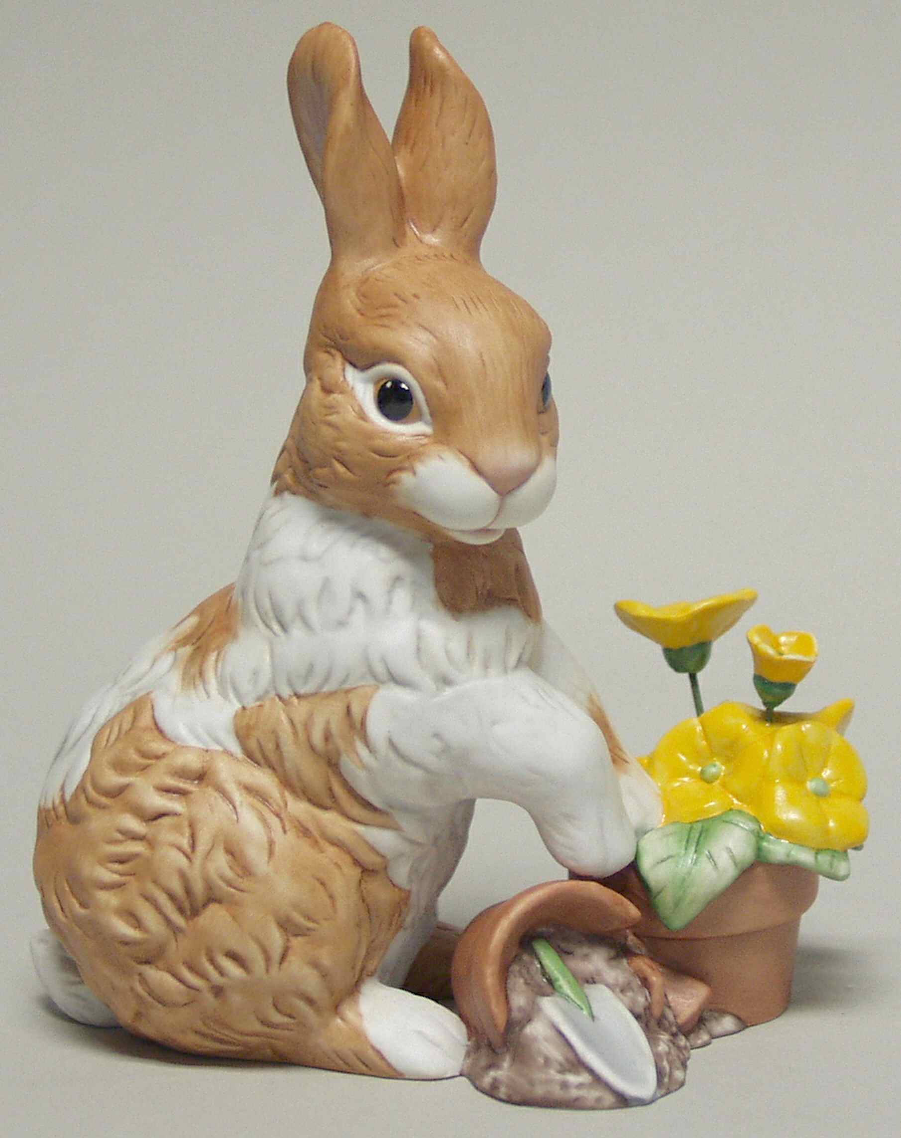 Annual Rabbit Figurine 2007-Rabbit - Boxed by Goebel-1