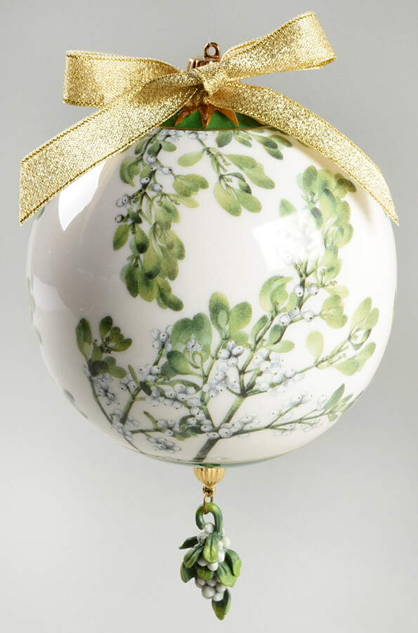 Smithsonian Collection Mistletoe Kissing Ball-Green - Boxed by Goebel-1