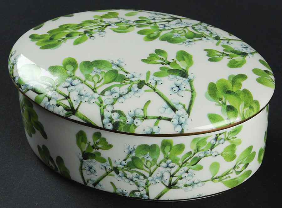 Smithsonian Collection Mistletoe Music Box-Greensleeves - Boxed by Goebel-1