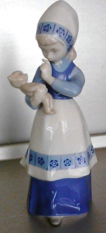 Gerold Porzellan Figurine Girl With Teddy Bear - No Box by Gerold Porzellan-1