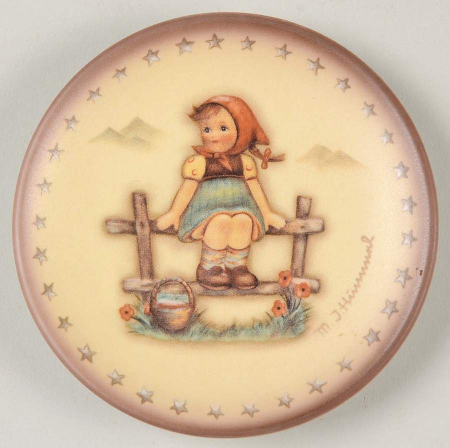 Miniature Annual Plate Just Resting - No Box by Goebel-1