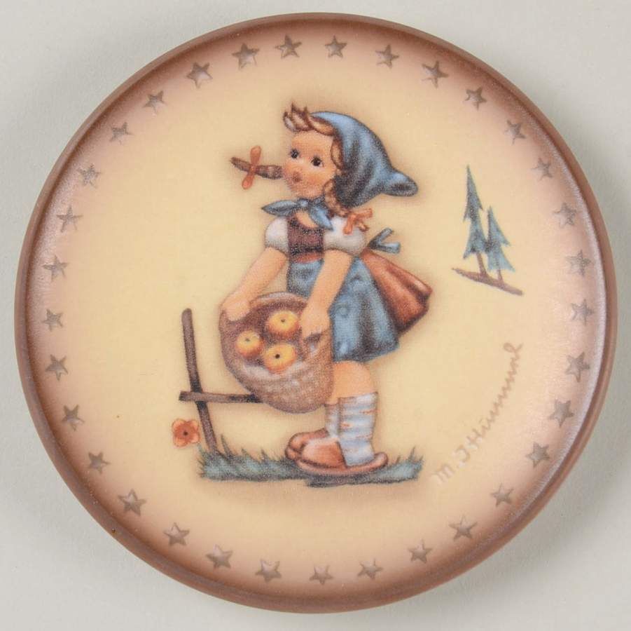 Miniature Annual Plate Little Helper - No Box by Goebel-1