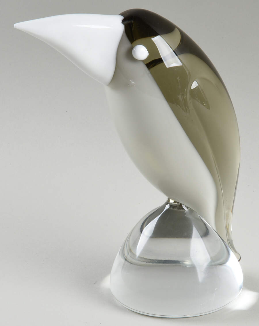 Art Glass Figurines Bird-Grosbeak  - No Box by Gralglas-1