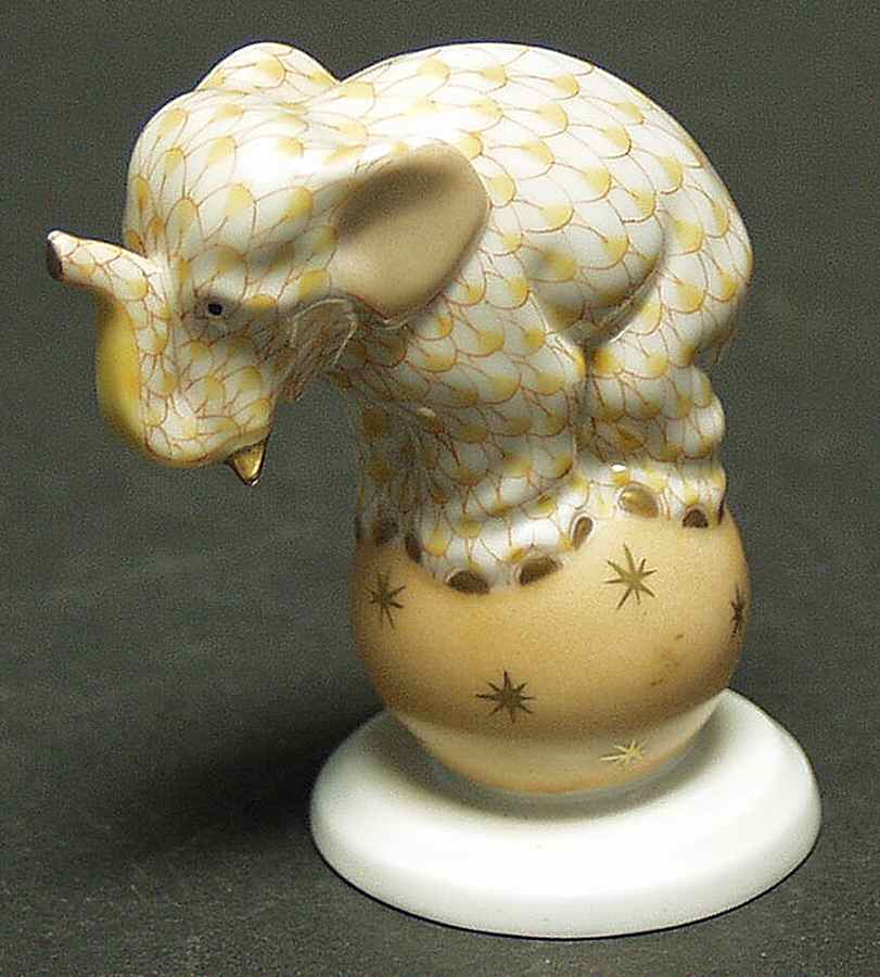 Elephants Dancing Elephant-Butterscotch - No Box by Herend-1
