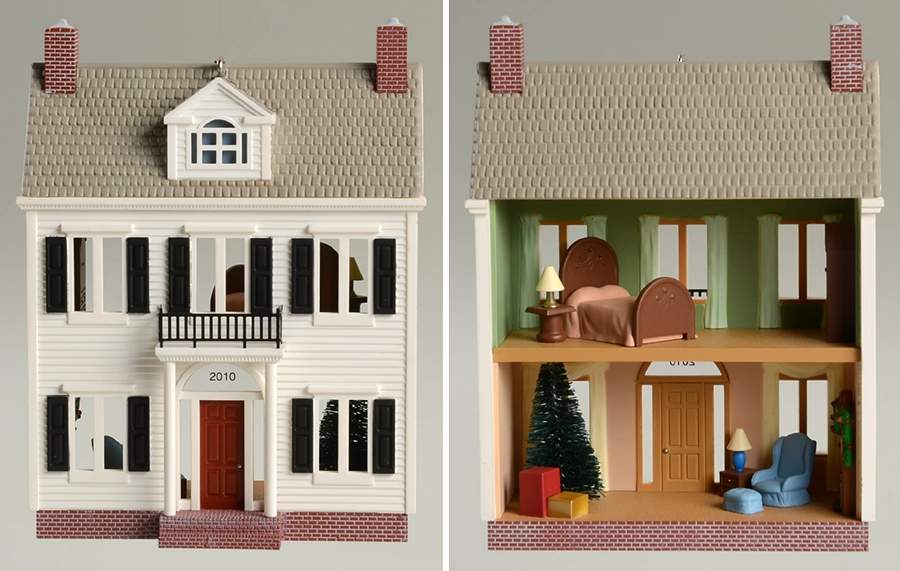 Nostalgic Houses & Shops 2010-A Colonial Christmas - Boxed by Hallmark Gold Crown-1