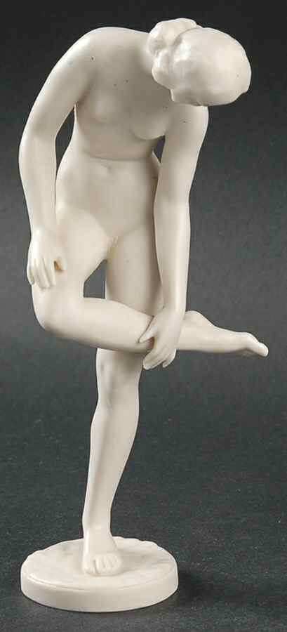 Nudes The Bather - With Box by Hutschenreuther-1