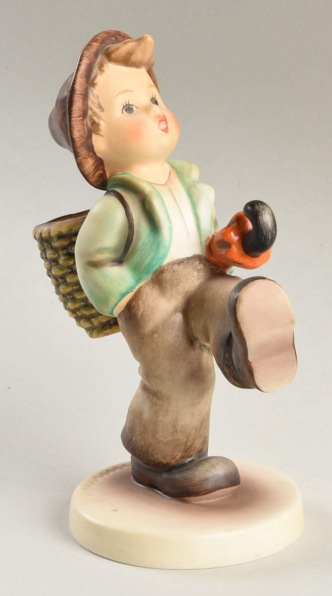 Globe Trotter Tm7-Globe Trotter - No Box by M.I. Hummel-1