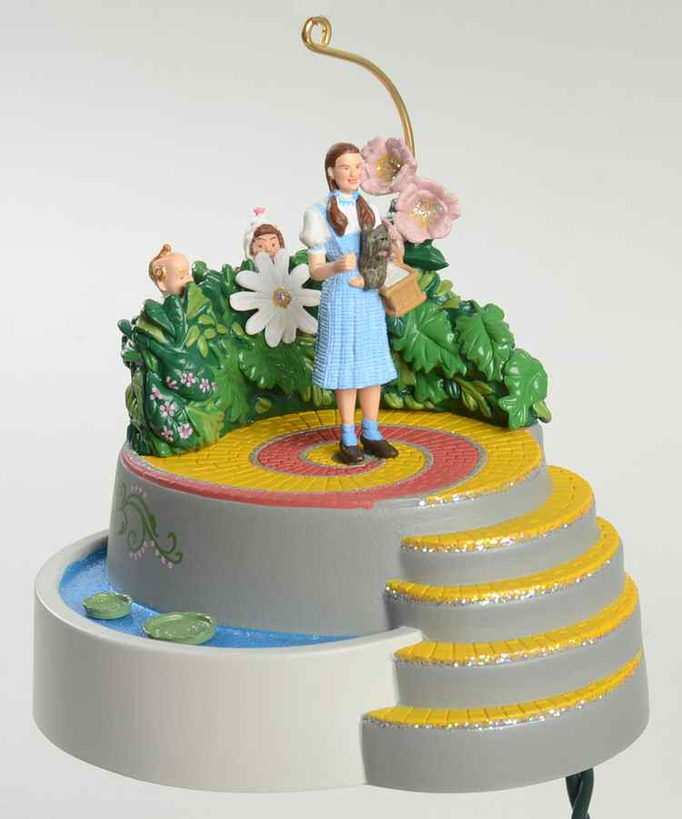 Wizard of Oz Dorothy & The Munchkins - No Box by Hallmark Gold Crown-1