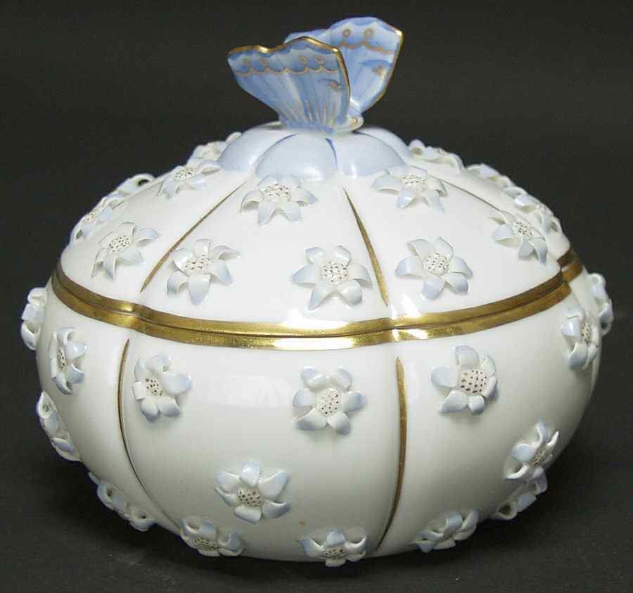 Boxes Floral Box W/Butterflyfinial - No Box by Herend-1