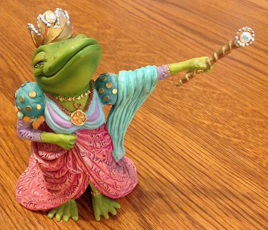 Camelot Frogs Queen Ribbit - Boxed by Hamilton Collection-1