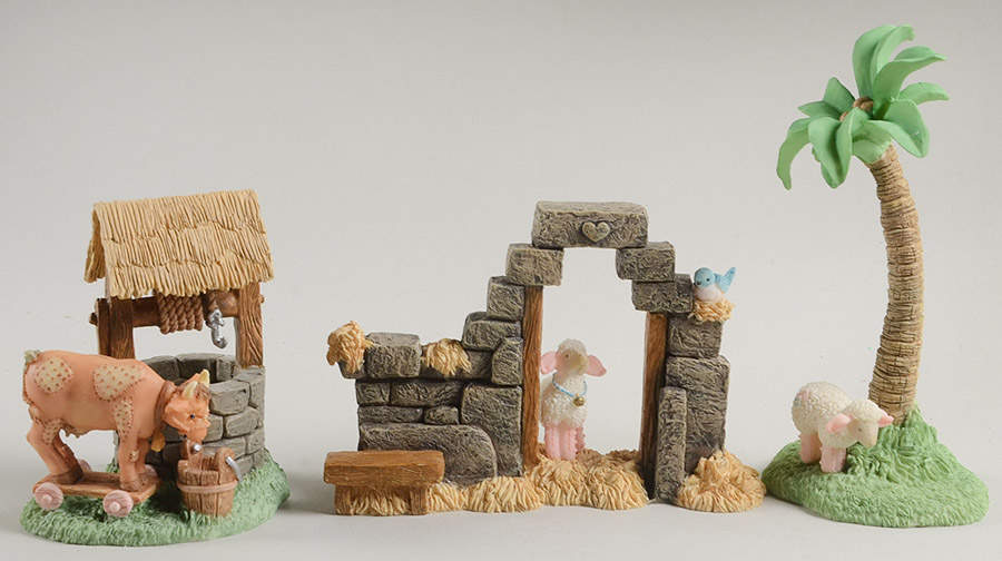 Cherished Teddies Miniature Nativity Well, Arch, And Palm Tree  - Boxed by Hamilton Collection-1