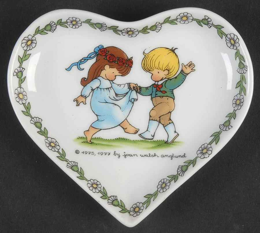 Heart Plaque Boy & Girl Dancing - No Box by Joan Walsh Anglund-1