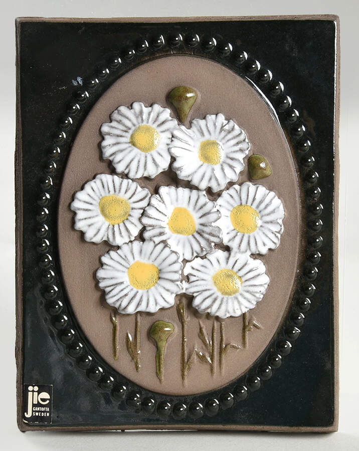 Floral Plaques Daisy-White - No Box by Jie Ceramics-1