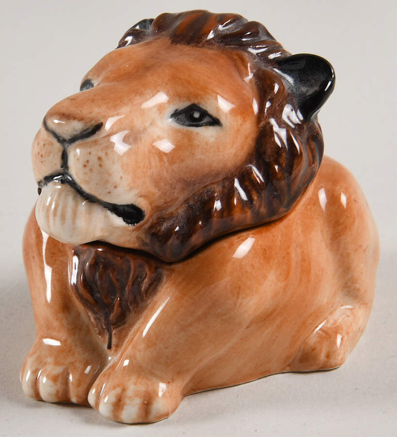 Face Pots Aslan - Lion - With Box by Kevin Francis-1