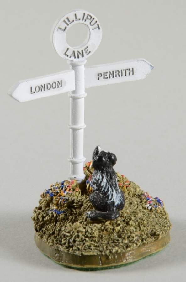 Lilliput Lane Collectors Club Little Lost Dog Ver 1 - Boxed by Lilliput Lane-1