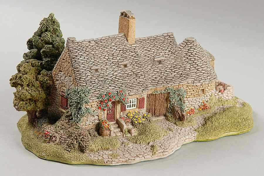 Lilliput Lane Collectors Club Lamaselle - Boxed by Lilliput Lane-1