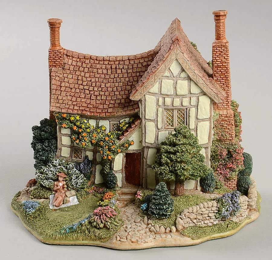 Lilliput Lane Collectors Club Hampton Manor - Boxed by Lilliput Lane-1