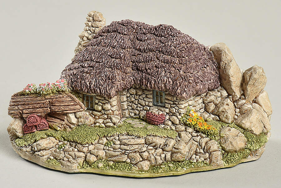 Scottish Collection Eriskay Croft - Boxed by Lilliput Lane-1