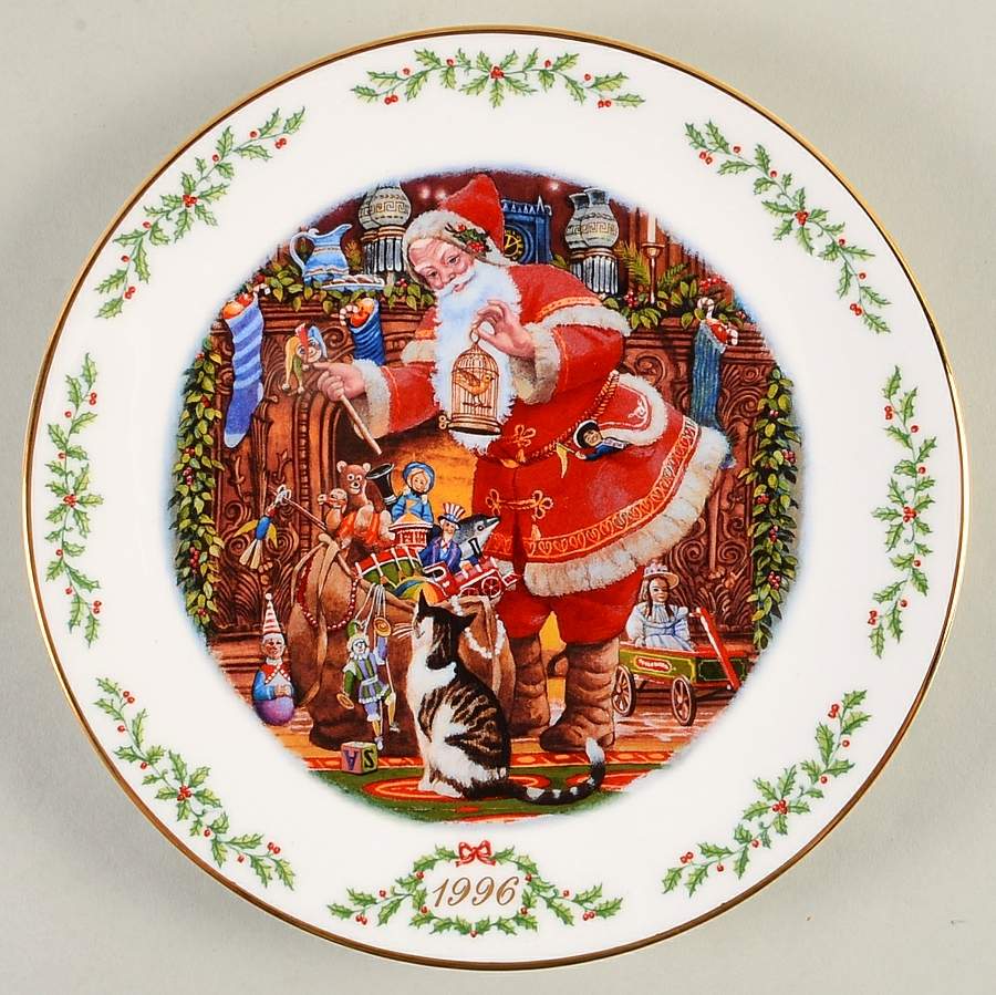 International Victorian Santas Victorian Santa - Boxed by Lenox-1