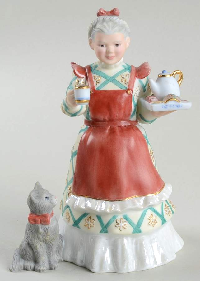 Lenox Christmas Figurine Mrs. Claus' Welcome - Boxed by Lenox-1