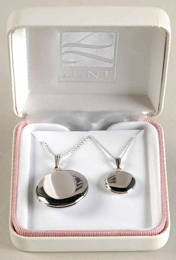 Lunt Silver Jewelry Mother 18"/Child 15" Locket Set-Round - Boxed by Lunt Silver-1
