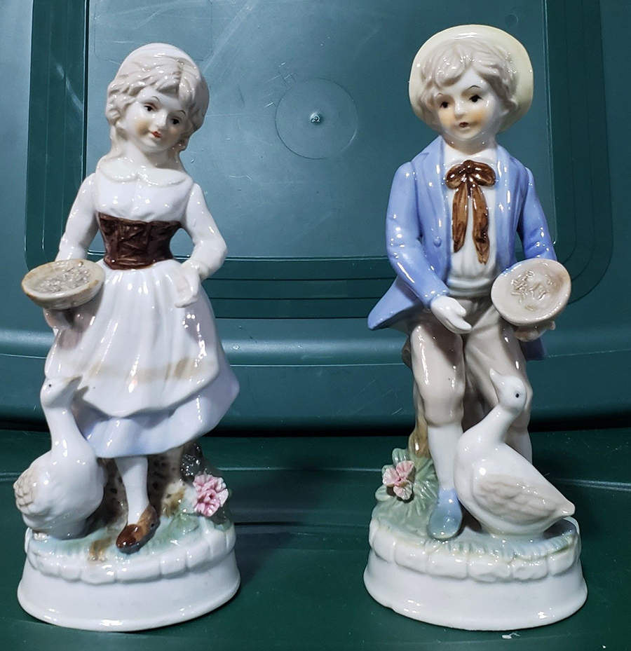 Ardalt Figurines Couple Feeding Geese-Glossy - No Box by Lenwile-Ardalt-1