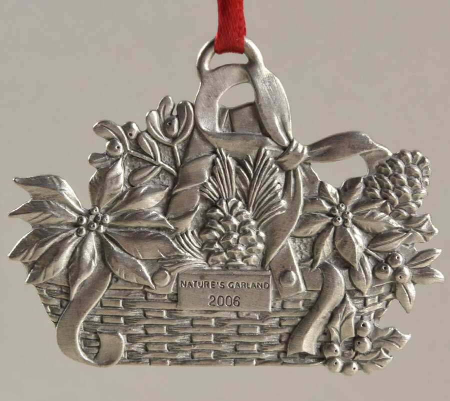 Christmas Basket Collection 2006-Nature's Garland - No Box by Longaberger (Metal)-1