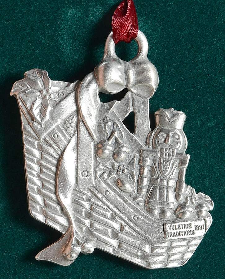 Christmas Basket Collection 1991-Yuletide Traditions - Boxed by Longaberger (Metal)-1